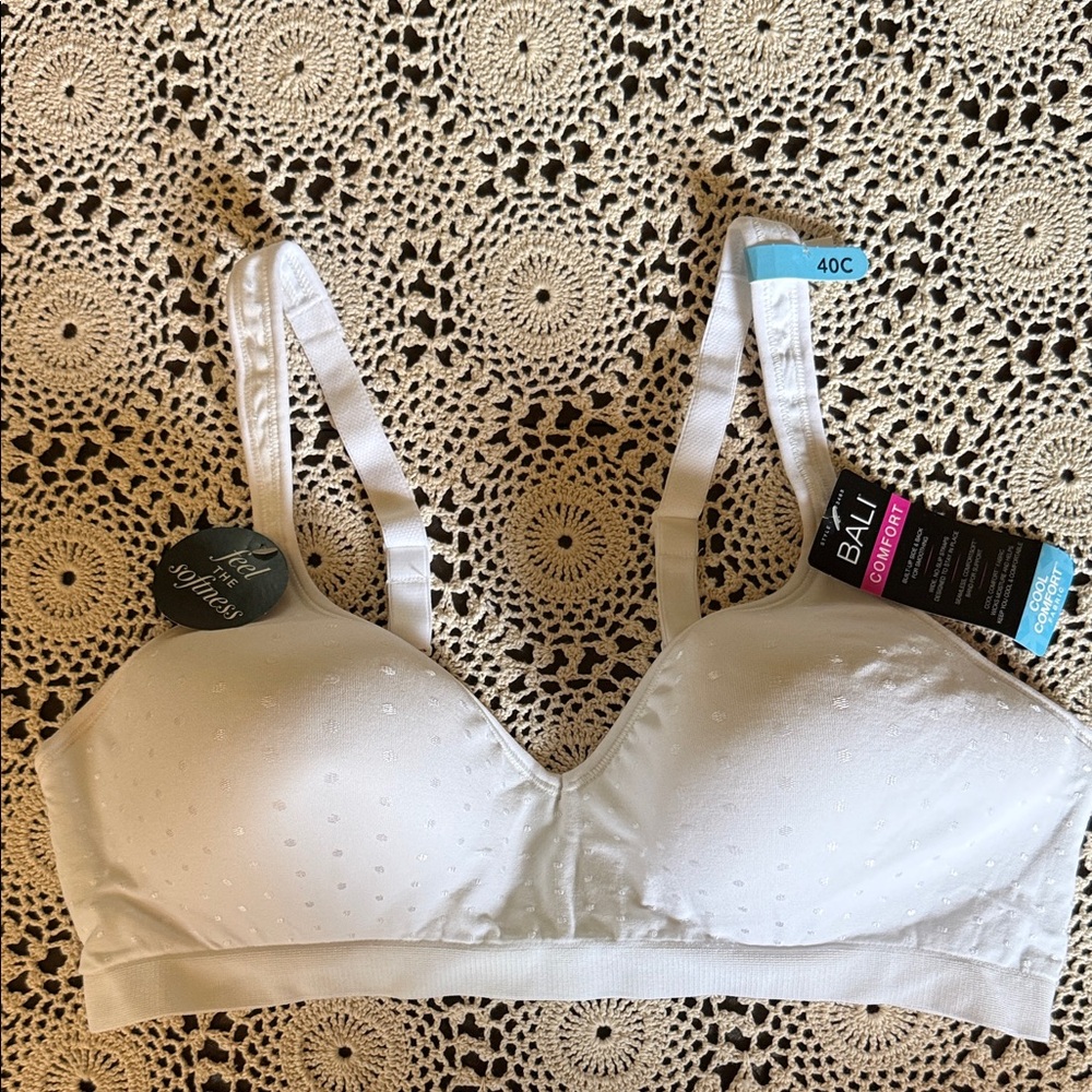 Bali Comfort Revolution Shaping Wireless Bra